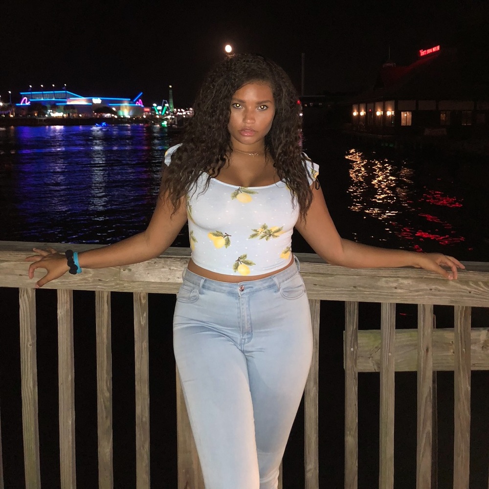 Lemon Pattern Medium Crop Top